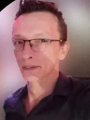 French men looking for love