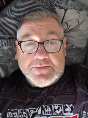 English men looking for love