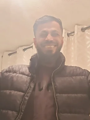 English men looking for love