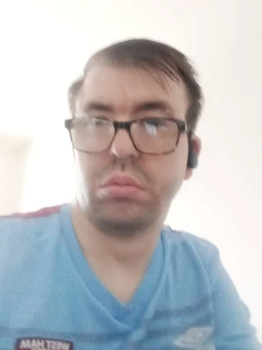 English men looking for love